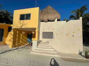 Casa con arte, mar y alberca